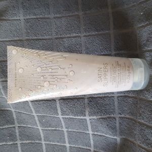 ❣3/25 ❣  Bath & Body Works SATIN SLIPPERS  Ultimate Hydration Body Cream…
